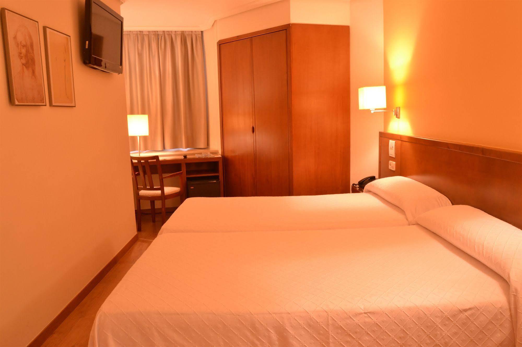 U Hotel Ogalia Vigo Dış mekan fotoğraf